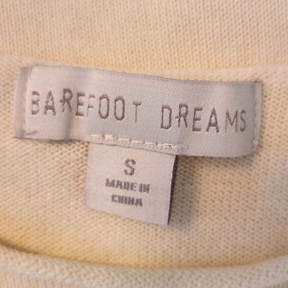 New! || BAREFOOT DREAMS || T in cream, pocket, rolled hems, boxy fit, sz S - Picture 7 of 8